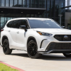 На аукционах США появился Toyota Highlander 2023 со стандартным турбодвигателем