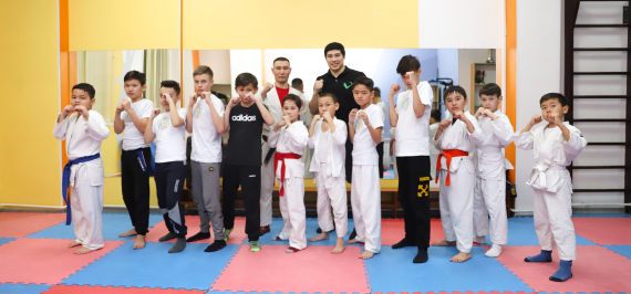 Участник Олимпиады провел тренировку по боксу для детей в столице