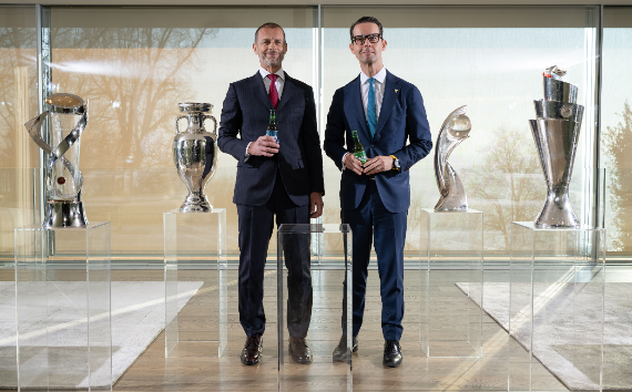 CARLSBERG GROUP ОТМЕЧАЕТ ВОЗВРАЩЕНИЕ В СОРЕВНОВАНИЯ СБОРНЫХ УЕФА, ПОДПИСАВ НОВОЕ ДОЛГОСРОЧНОЕ ПАРТНЕРСТВО