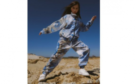 В Казахстане стала доступна для приобретения космическая коллаборация бренда одежды DNK Russia и Роскосмоса