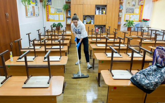 Почему школьники моют полы в классах: казахстанский адвокат угрожает Министерству образования судом
