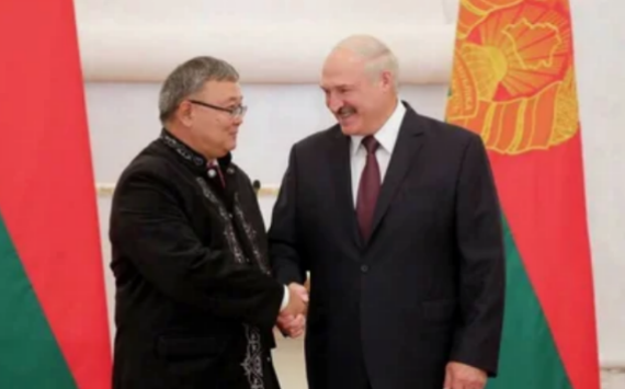 Посол Казахстана торжественно вручил верительные грамоты Александру Лукашенко