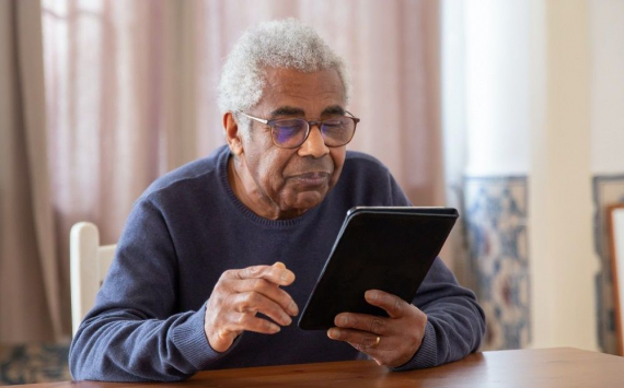 Следует ли пожилым людям использовать цифровые финансовые инструменты